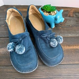 Bamboo savvy chunky platform shoes in teal size 8